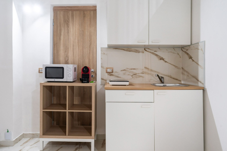 Room 3, Mifra n 2 in Bari With 1 Bedrooms and 1 Bathrooms, Bari