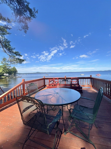 Outdoor dining, Sandy Cove Escape Limit 8 3 Bedroom Villa, Cumberland