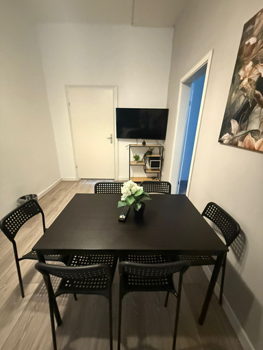 Exterior, Simple 2BR Near Westbahnhof Station, Wien