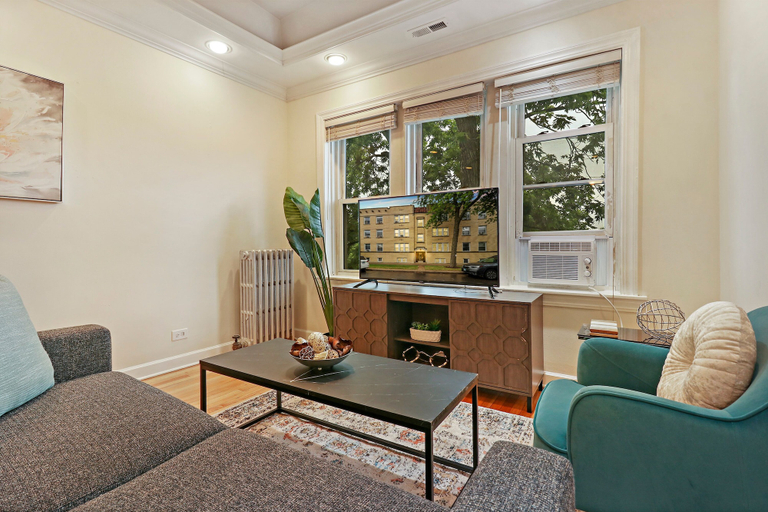Living area 3, Chic 2BR Near Irving Park - Cullom D3, Cook