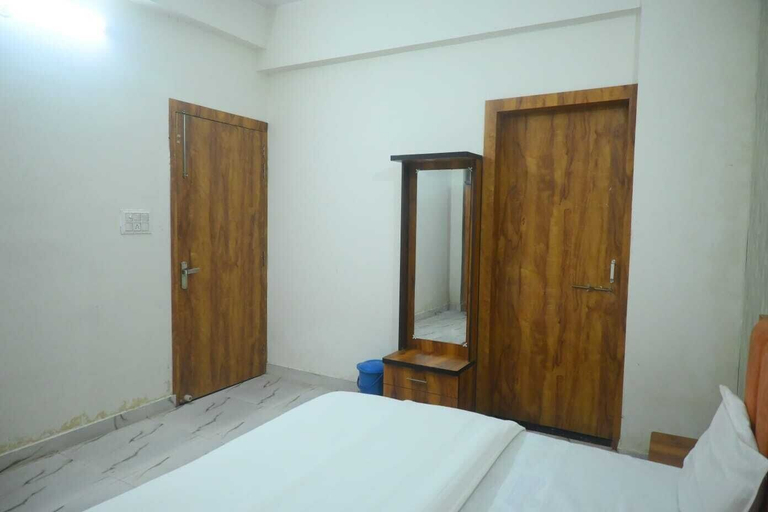 Room 3, Hotel 7 Solitaires, Kanpur Nagar