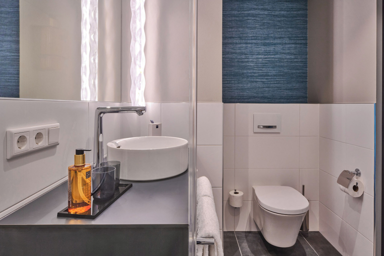 Bathroom 4, Essential by Dorint Düsseldorf Deiker Höfe, Düsseldorf