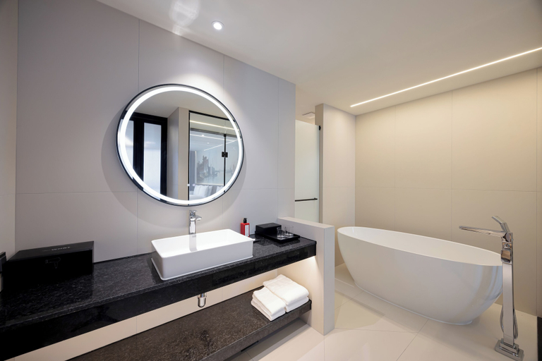 Bathroom 3, HOTEL GUESS WHO, Suyeong