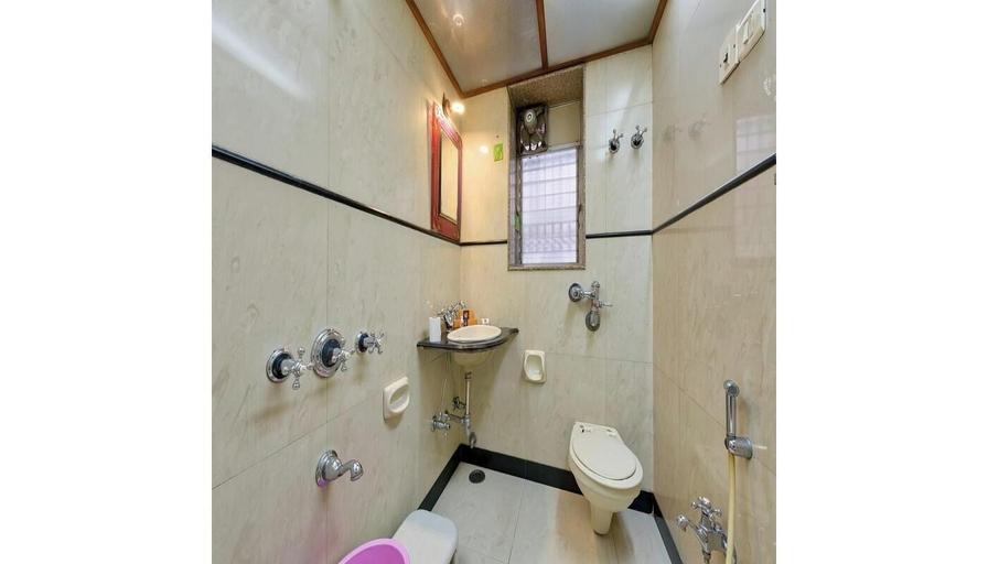 Bathroom 5, Hotel Royal Castle Lucknow, Lucknow