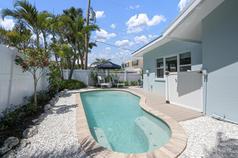 Pool 5, Latitude Adjustment Ami 3 Bedroom Home, Manatee