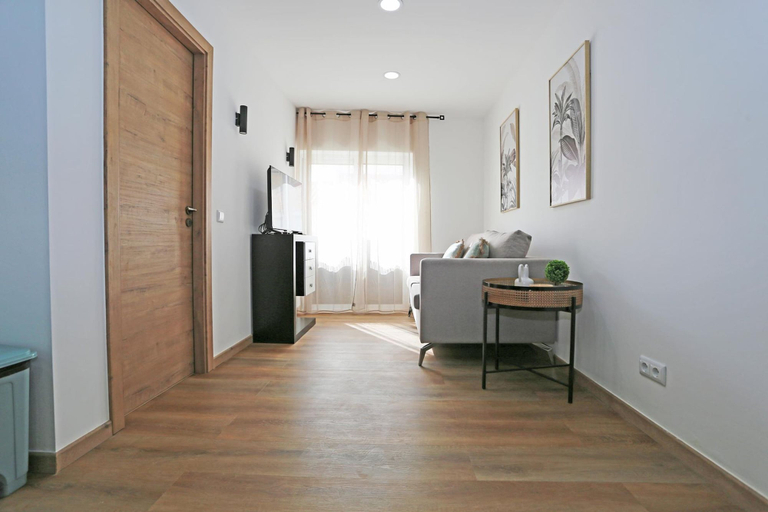 Room 2, B55 - Santo Amaro Hill Apartment, Lagos