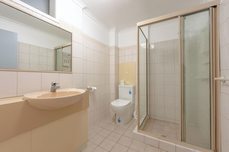 Bathroom 3, Toowoomba Motel, Toowoomba - North-East