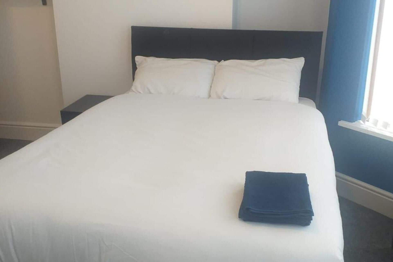 Bedroom 2, Liverpool 3-bed House - Sleeps 6, Sefton