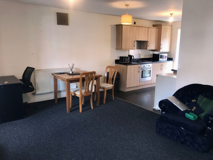 Dining, Serene Centra Smethwick Apartment Retreat, Sandwell