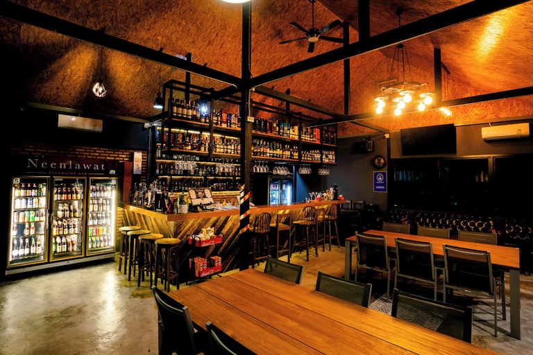 Food & Drinks 5, Neenlawat Riverside, Phunphin
