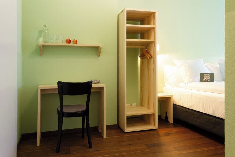 Bedroom 2, Hotel Schlüssel, Luzern