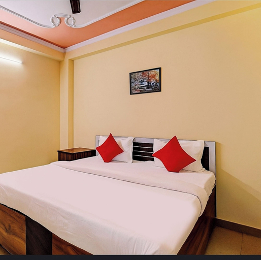 Room 5, HOTEL Tralveller In LUCKNOW, Lucknow