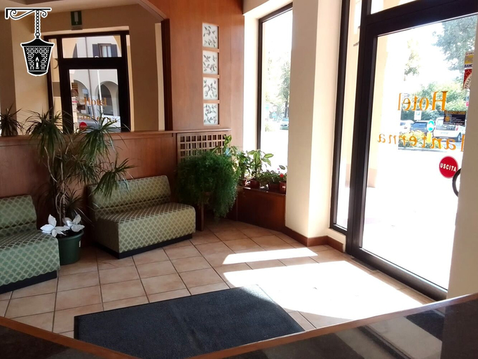 Reception, La Lanterna, Mantua