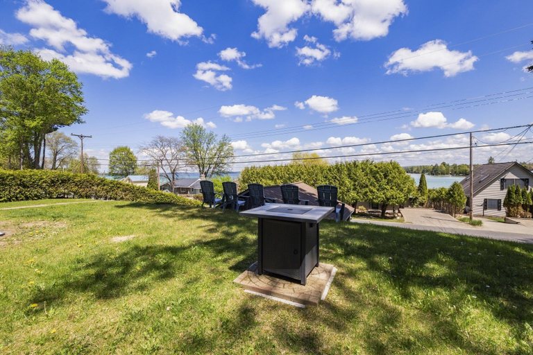Property grounds 4, Beautiful Torch Lake House With Beach Access 2 Bedroom Home, Antrim