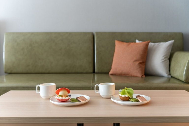 Room 4, Regale Namba, Osaka