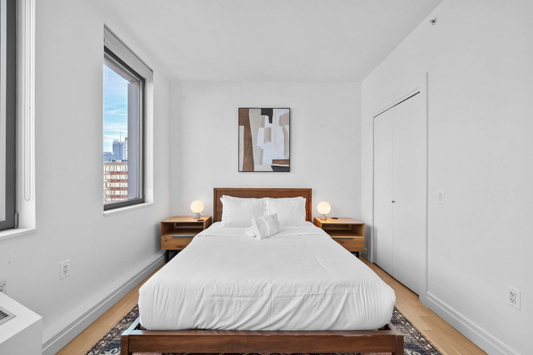 Room 4, Forte Select Xxii by Rove 2BR Midtown West Apt, New York