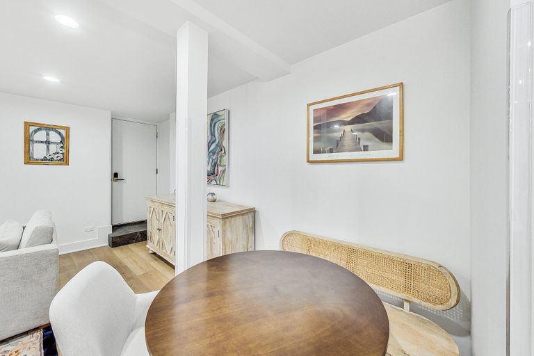 In-room dining, ChicagoVibe, Cook