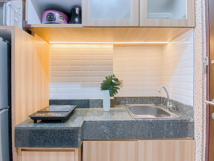 Private kitchen 2, Warm Contemporary Studio Apartment At Transpark Cibubur, Depok