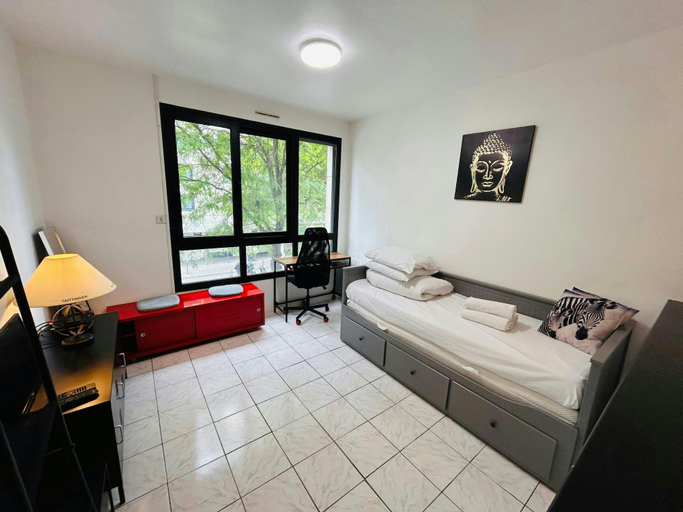 Room 4, La Suite Buirette Hypercentre, Marne