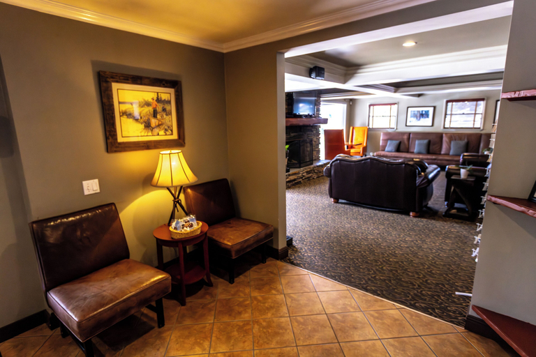 Others 5, The Mammoth Creek Inn, Mono