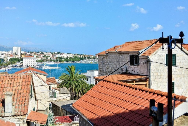 Others 4, Golden B&B, Split