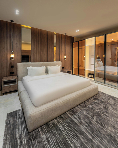 Room 2, George Residence Thompson Ave Ikoyi, Eti-Osa