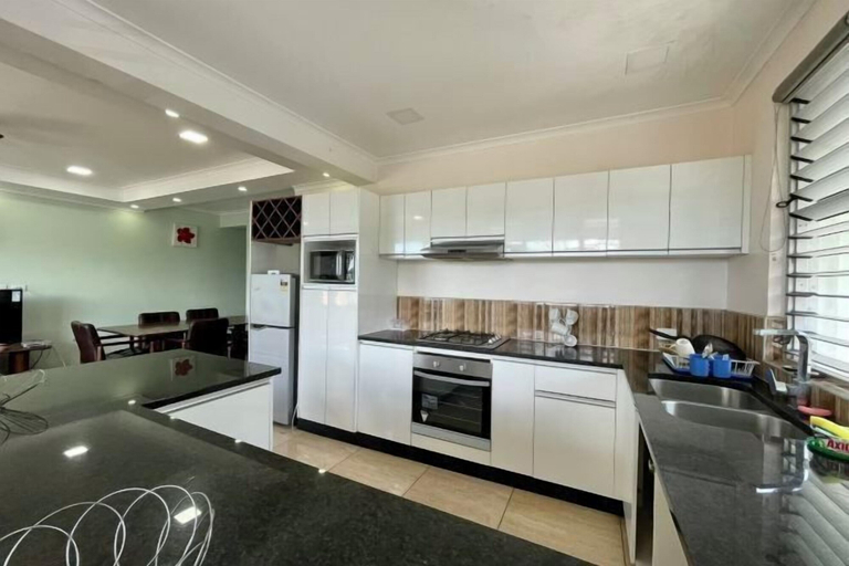 Private kitchen, Affordable Apartment 3 Bedrooms