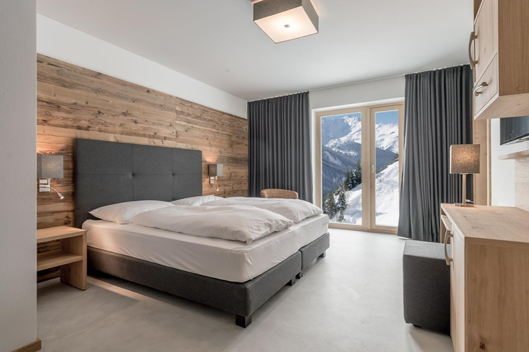 Bedroom 2, Mondschein Hotel & Chalet, Bludenz