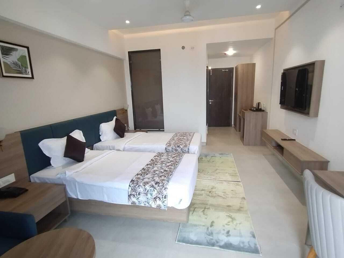Room 4, Hotel Swastik inn By Nexottel, Devbhumi Dwarka