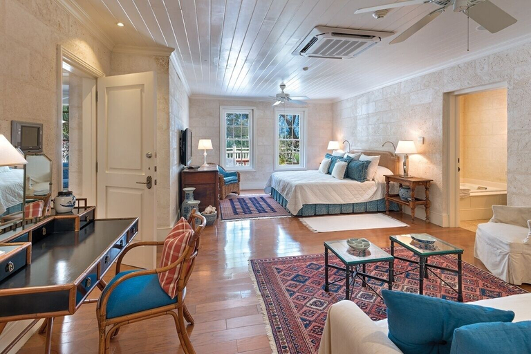 Room 4, Latitude 4 Bedroom Villa