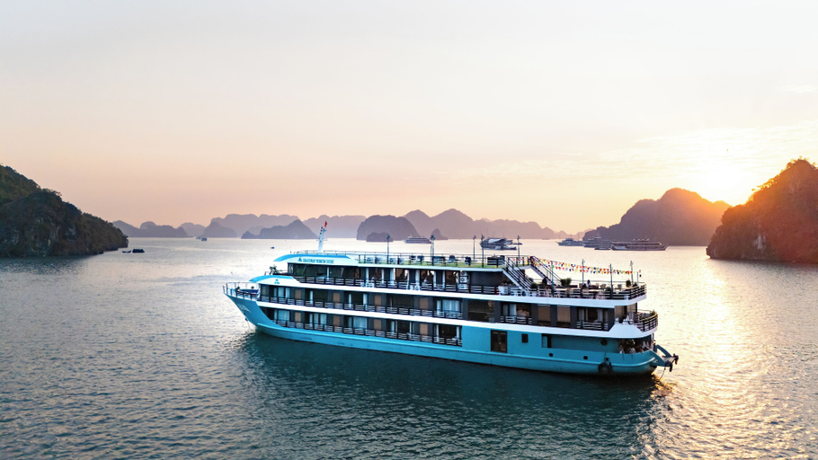Front of property 4, Dragon Premium Cruise, Hạ Long