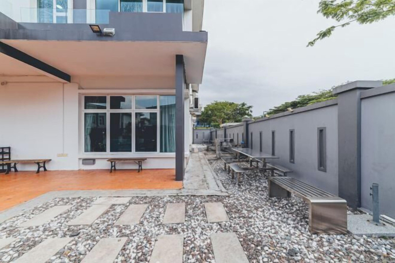 Exterior 3, d'Lux 6BR16-25px Pool/BBQ/NetFlx/HotPot/KTV/Mahjong, Kota Tinggi