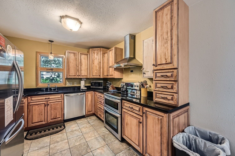 Private kitchen 5, Imperial View 3 Bedroom Home by RedAwning, Summit