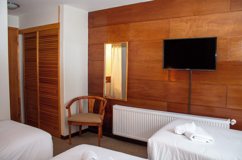 Bedroom 3, Hotel Germania, Llanquihue