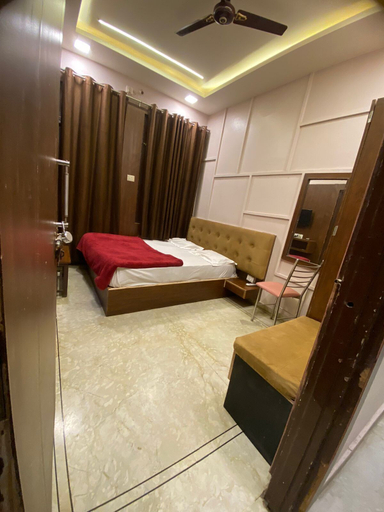 Room 3, S.K. Plaza Hotel, Baran