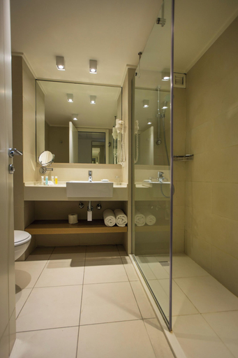 Bathroom 4, Hotel Cavalier, Beirut
