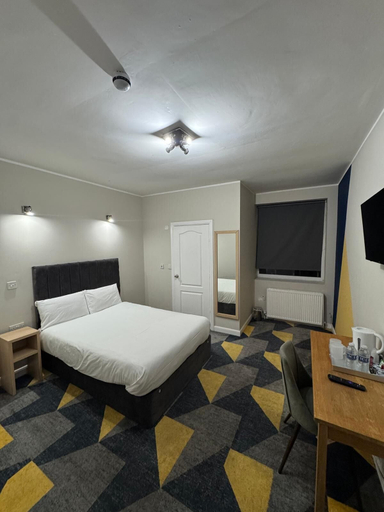 Bedroom 4, OYO Weaste Hotel, Salford