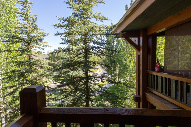 Property grounds, The Lodges at Deer Valley Hotel Room, Summit