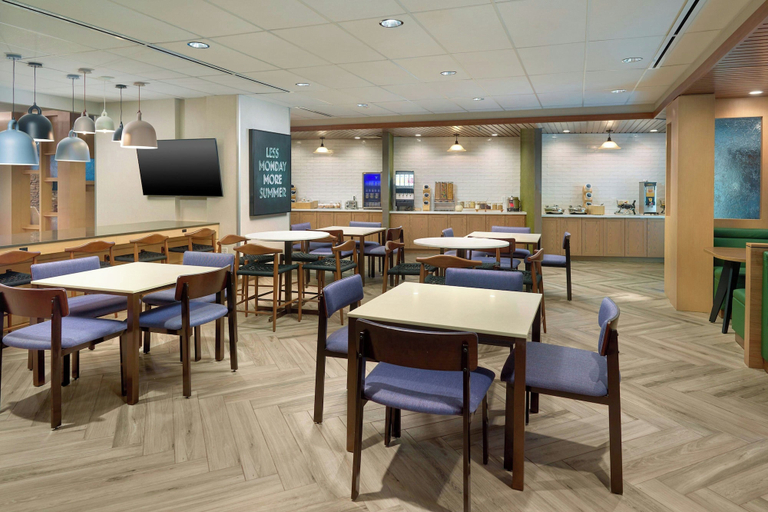 Food & Drinks, Fairfield Inn & Suites By Marriott Alpharetta Avalon Area, Fulton
