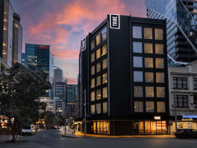 Exterior & Views