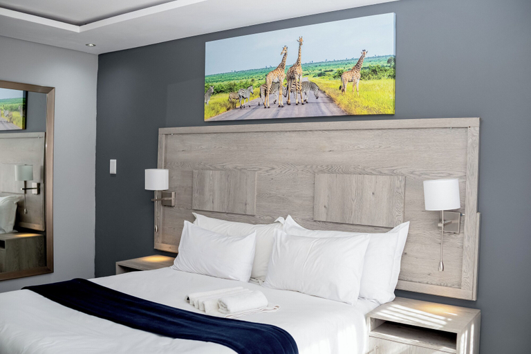 Bedroom 2, Khayalami Hotel Standerton, Gert Sibande