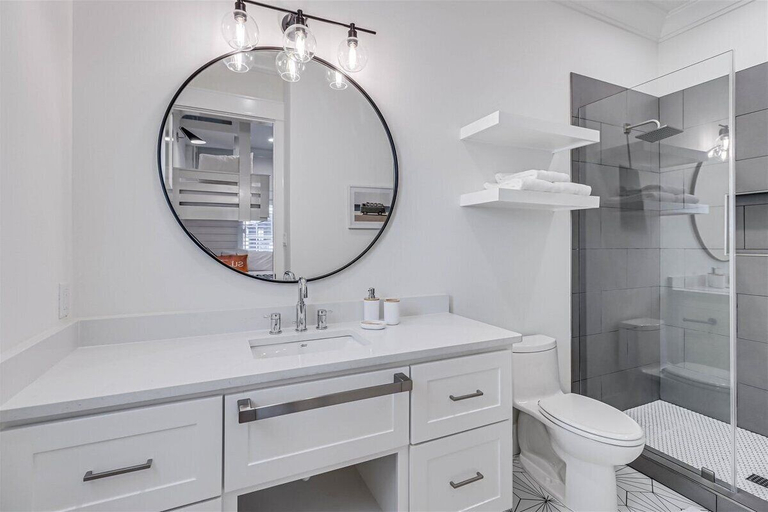 Bathroom, Sunnyside Up 209 LAK, Nueces