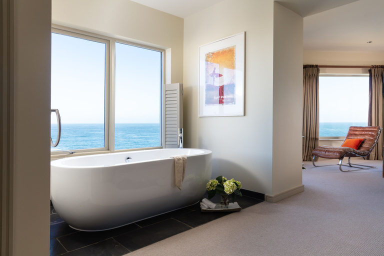 Bathroom 5, Lewinnick Lodge, Cornwall