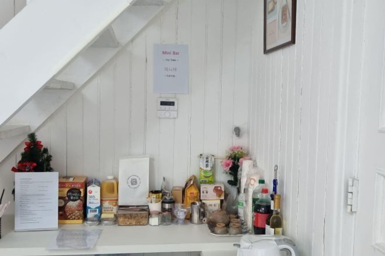 Interior 3, Lauren House, Buk