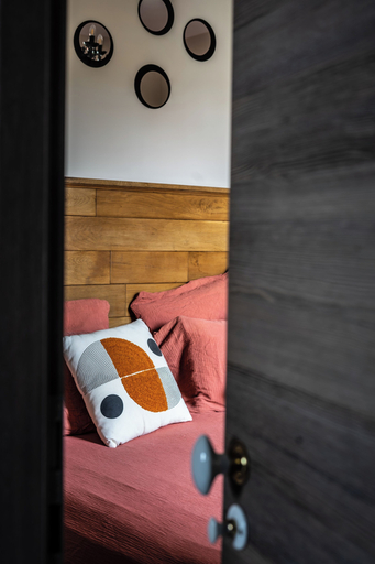 Bedroom 4, La Belle Époque, Puy-de-Dôme
