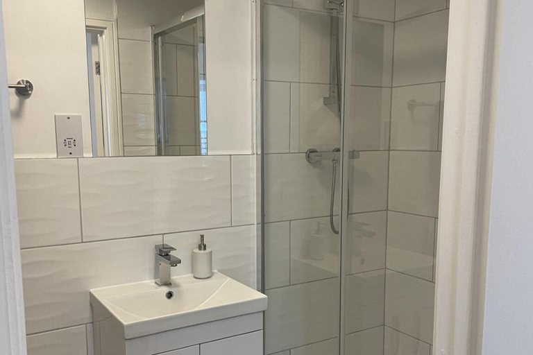 Bathroom 2, Modern The Mews Apartment, Suffolk