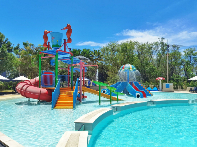 Children's pool 2, SeaView Stay Walk to Waterpark Town C137, Pulau Phuket