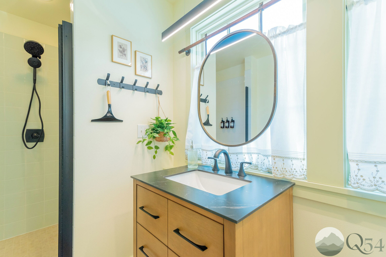 Bathroom 3, Quarter 54, Matanuska-Susitna