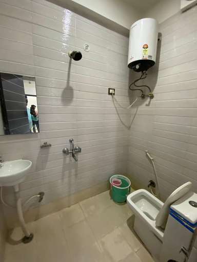Bathroom 5, Mansarover Muskan, Agra