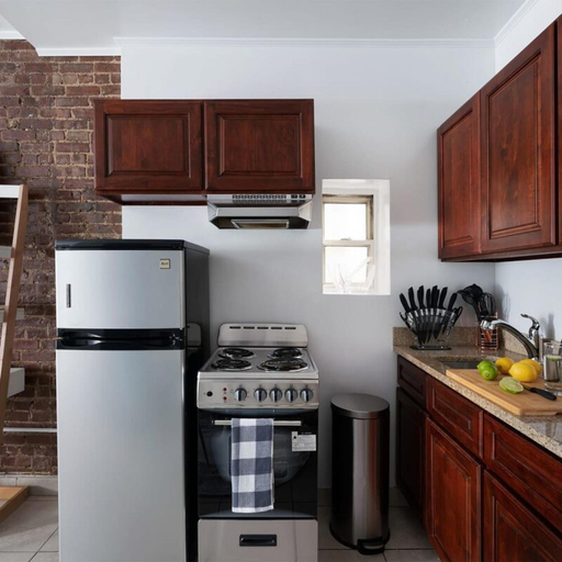 Room 3, 501-2fw Gorgeous Upper East Side Studio, New York